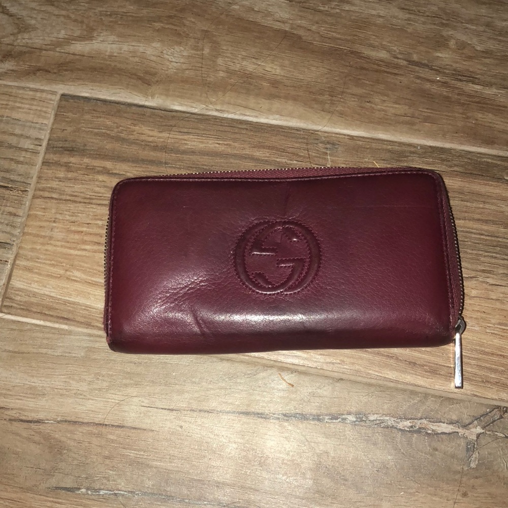 Gucci Wallet!!